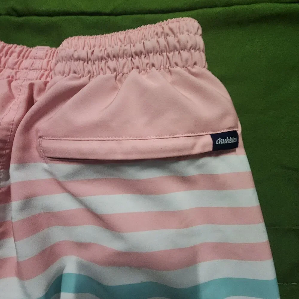Chubbies Lined Men's Classic Swim Trunk Size M Inseam 5.5